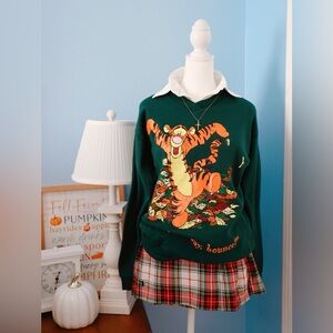 Vintage Winnie the Pooh Halloween sweatshirt